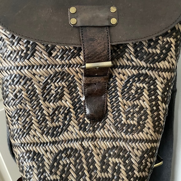 Gorgeous rattan straw leaf tribal backpack - Picture 6 of 8